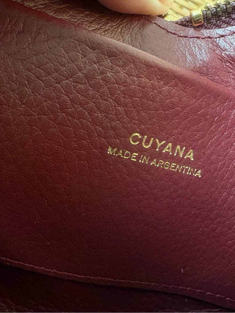 Cuyana Pebbled Leather Heart Pouch in Burgundy with Gold Hardware. New - Picture 6 of 6
